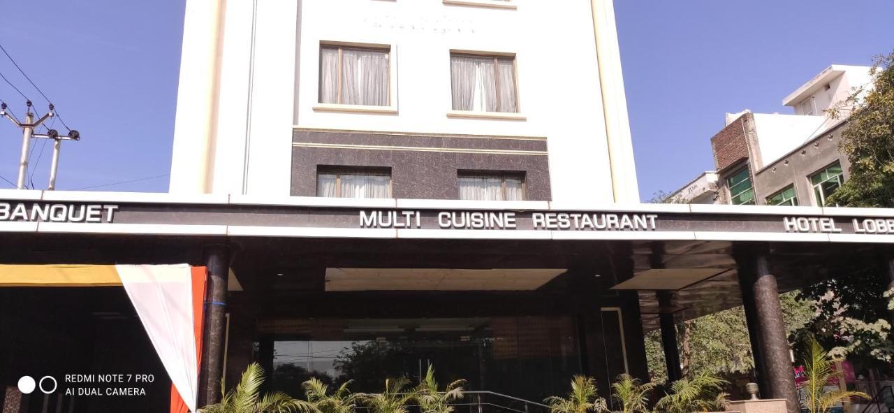 Hotel The Marque Mathura Exterior foto