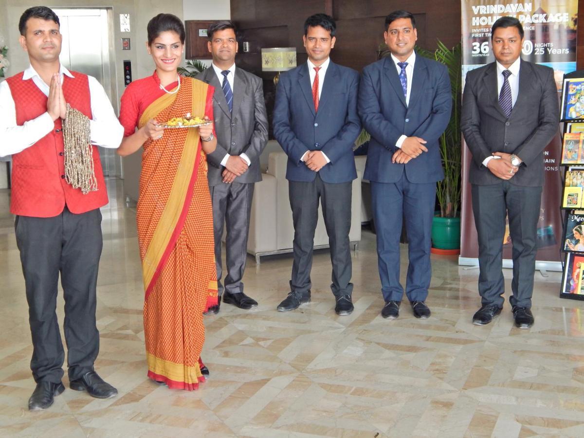 Hotel The Marque Mathura Exterior foto